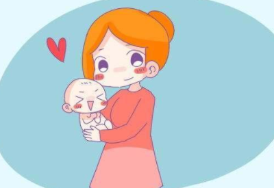 寶媽們在母乳喂養時要專心